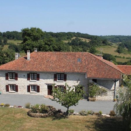 Gîte vallée magique Panissaud Le Grand-Madieu Exterior foto