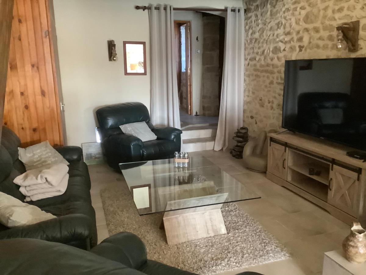 Gîte vallée magique Panissaud Le Grand-Madieu Exterior foto
