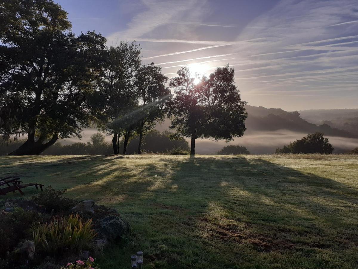 Gîte vallée magique Panissaud Le Grand-Madieu Exterior foto