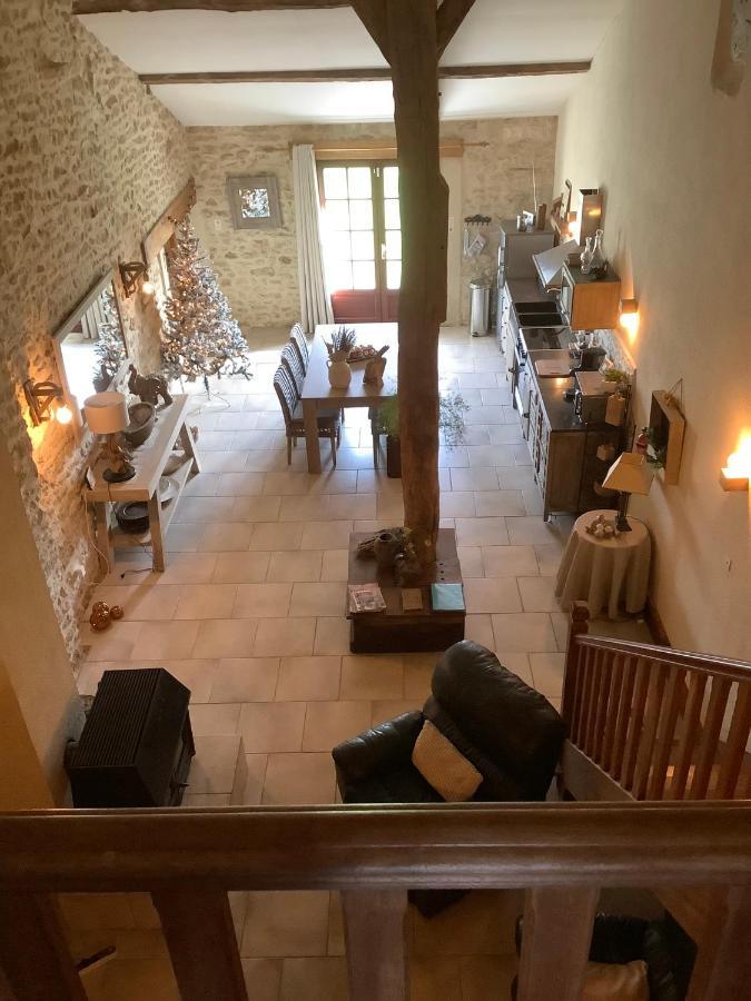 Gîte vallée magique Panissaud Le Grand-Madieu Exterior foto
